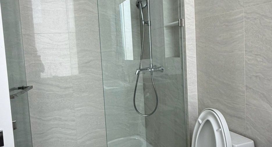 For rent 2 bedrooms condo in Pathum Wan, Bangkok