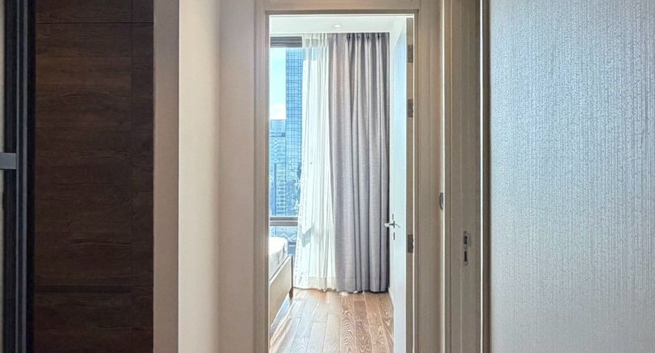 For rent 2 bedrooms condo in Pathum Wan, Bangkok