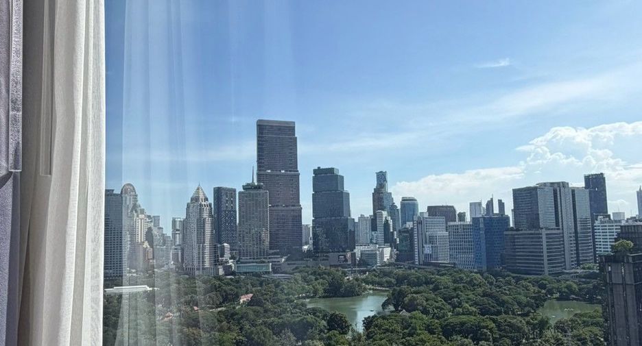 For rent 2 bedrooms condo in Pathum Wan, Bangkok