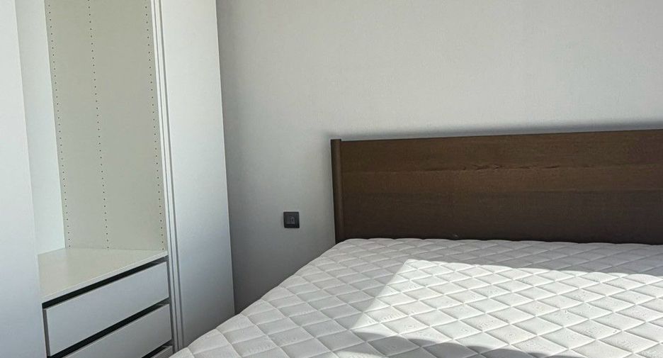 For rent 2 bedrooms condo in Pathum Wan, Bangkok