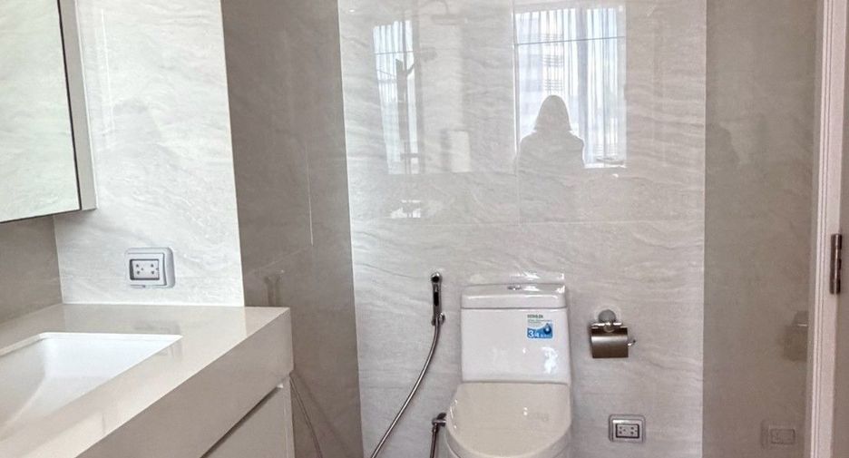 For rent 1 bed condo in Pathum Wan, Bangkok