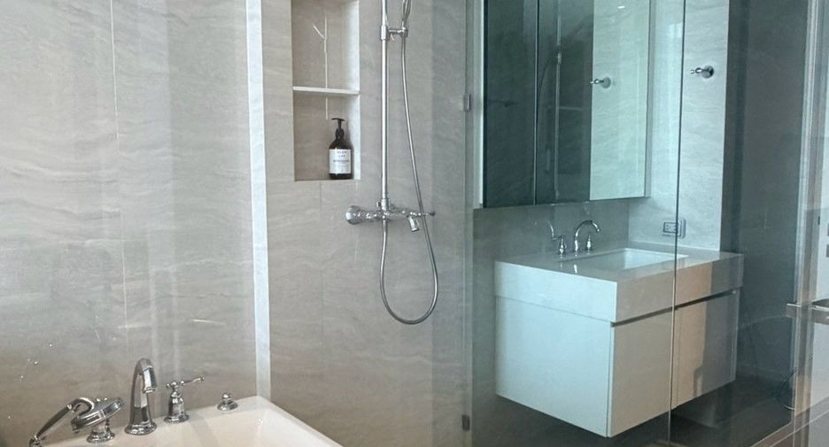 For rent 1 bed condo in Pathum Wan, Bangkok