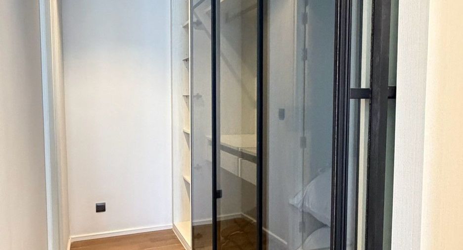 For rent 1 bed condo in Pathum Wan, Bangkok