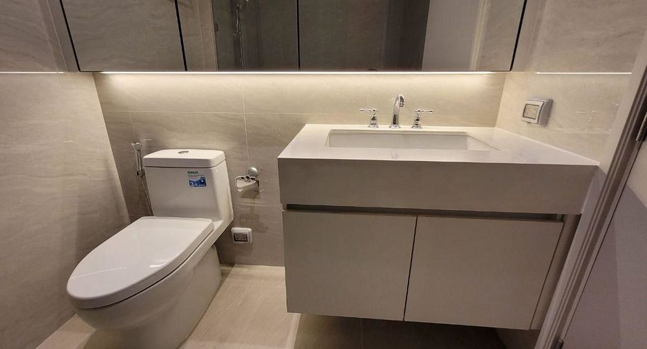 For rent 1 bed condo in Pathum Wan, Bangkok