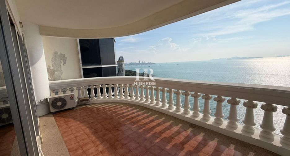 For sale 3 bedrooms condo in Bang Lamung, Chonburi