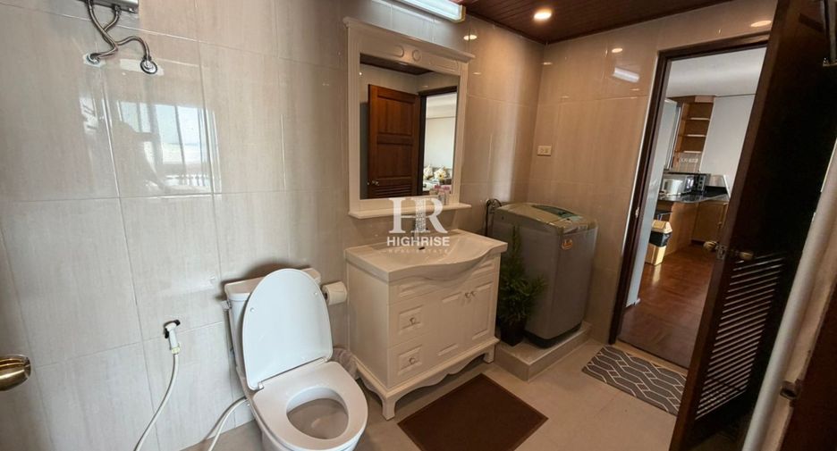 For sale 3 bedrooms condo in Bang Lamung, Chonburi