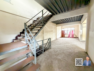 For sale 3 bedrooms retail Space in Watthana, Bangkok