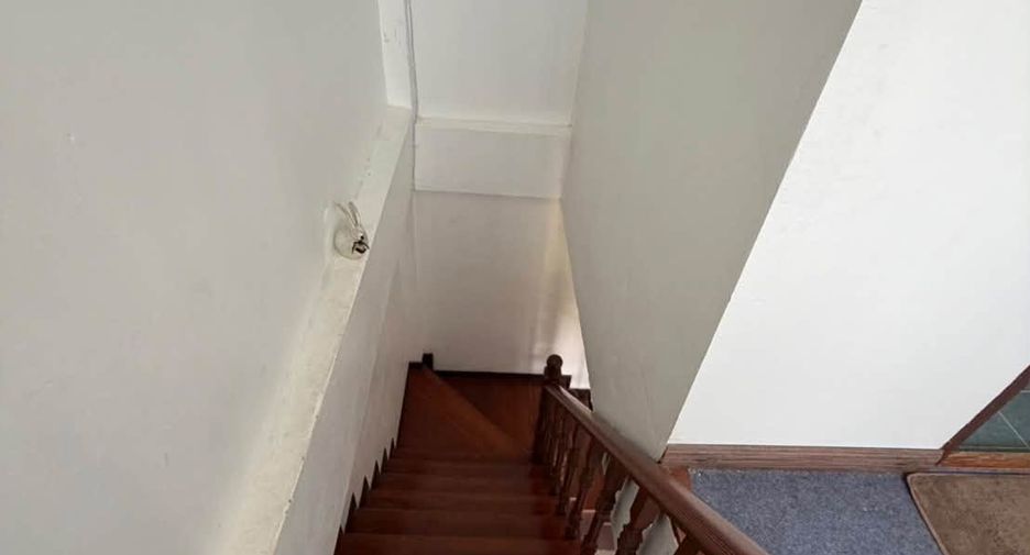 For rent 4 bedrooms townhouse in Jomtien, Pattaya