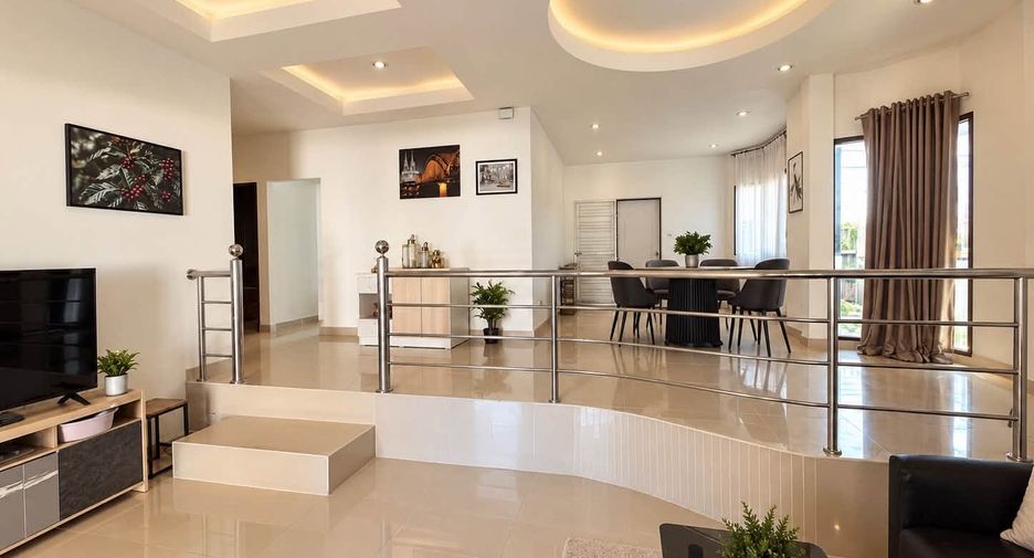 For rent 4 bedrooms townhouse in Jomtien, Pattaya