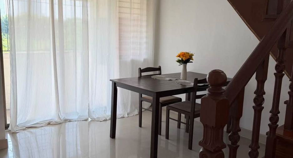 For rent 4 bedrooms townhouse in Jomtien, Pattaya