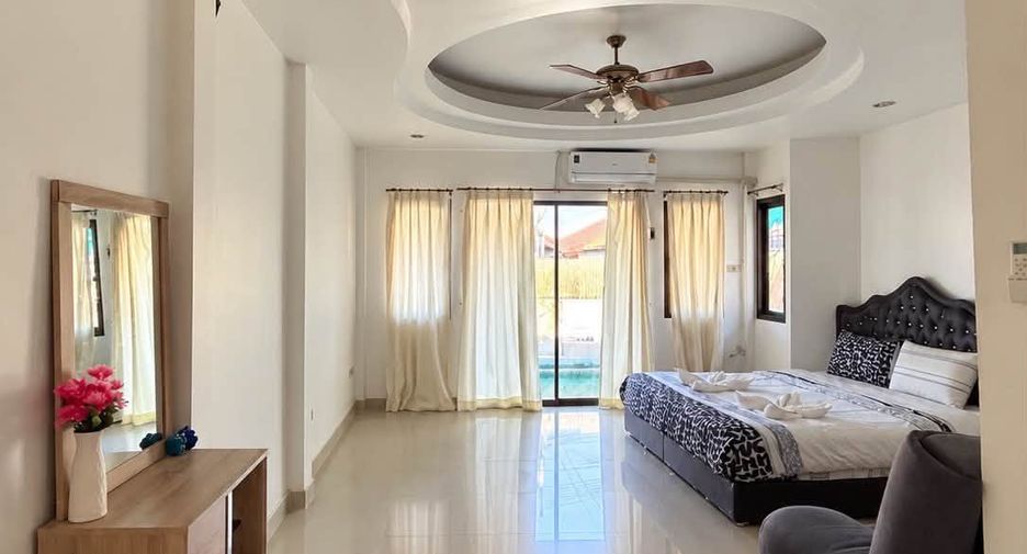 For rent 4 bedrooms townhouse in Jomtien, Pattaya