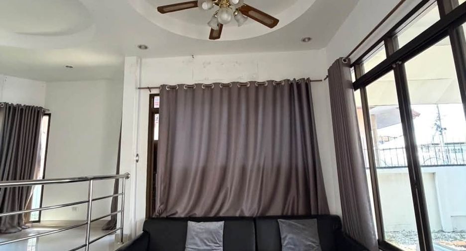 For rent 4 bedrooms townhouse in Jomtien, Pattaya