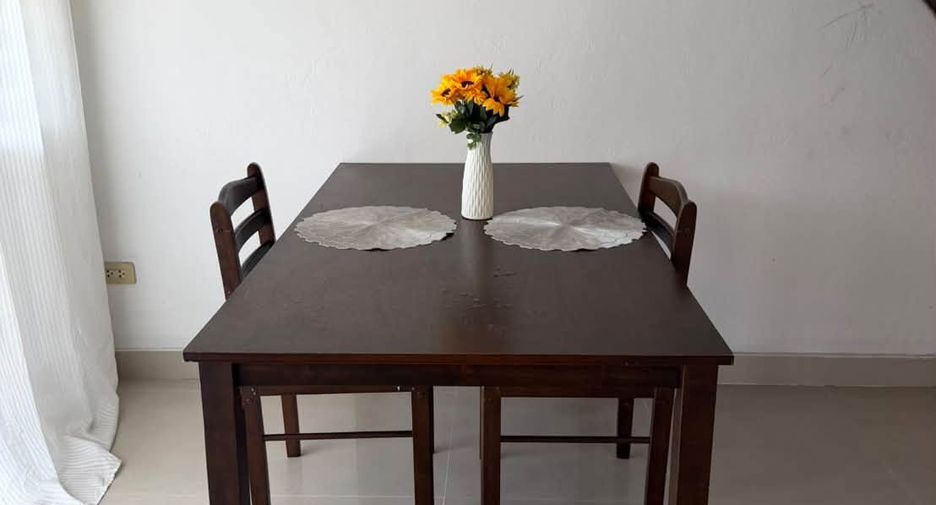 For rent 4 bedrooms townhouse in Jomtien, Pattaya