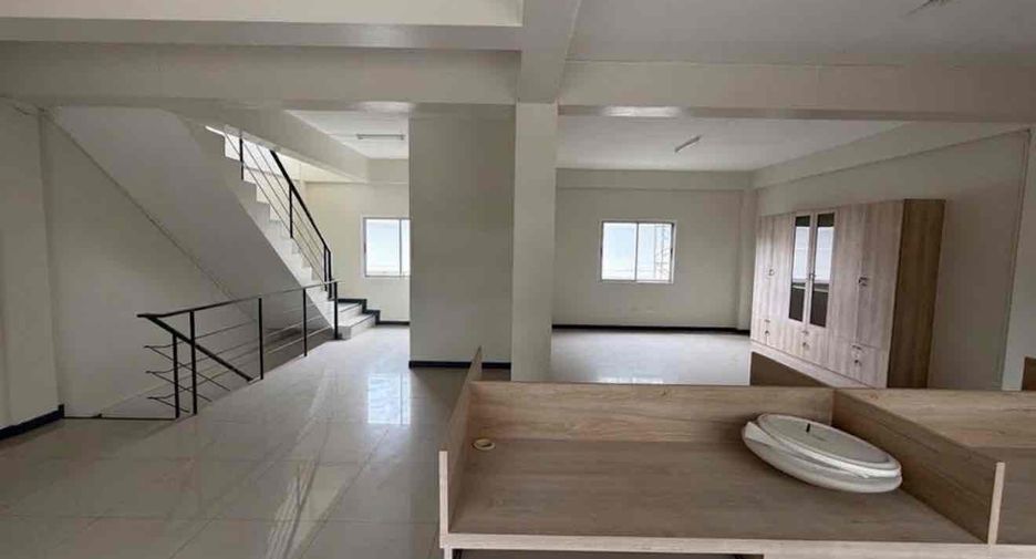 Local comercial en alquiler de 2 habitaciones en Bang Lamung, Chonburi