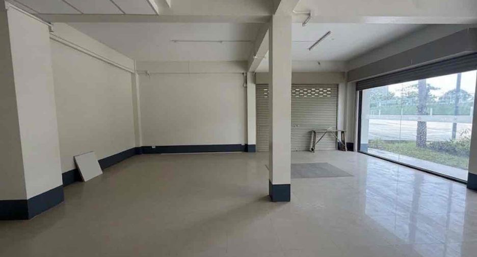 Local comercial en alquiler de 2 habitaciones en Bang Lamung, Chonburi