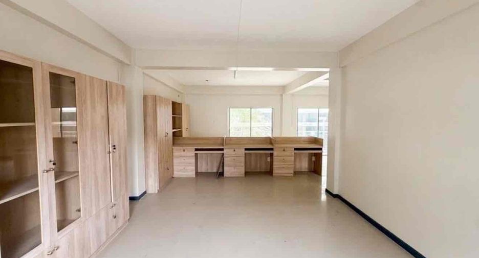 Local comercial en alquiler de 2 habitaciones en Bang Lamung, Chonburi
