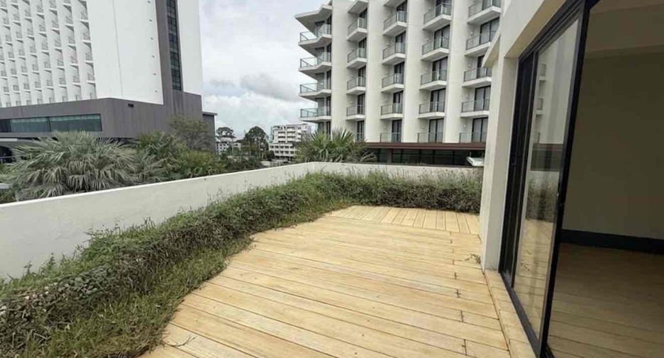 Local comercial en alquiler de 2 habitaciones en Bang Lamung, Chonburi