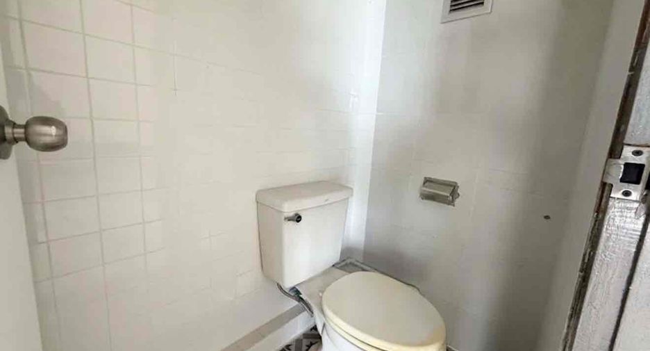 Local comercial en alquiler de 2 habitaciones en Bang Lamung, Chonburi