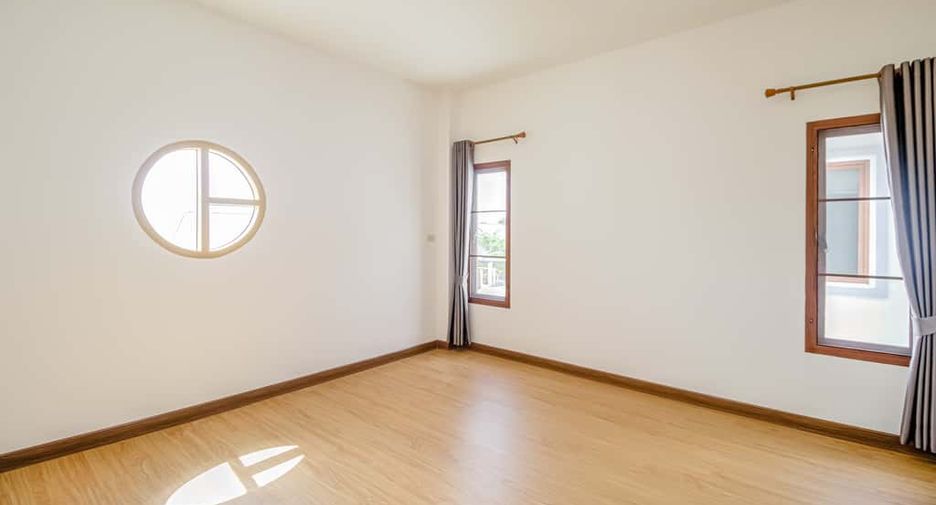 For sale 4 bedrooms house in Hang Dong, Chiang Mai