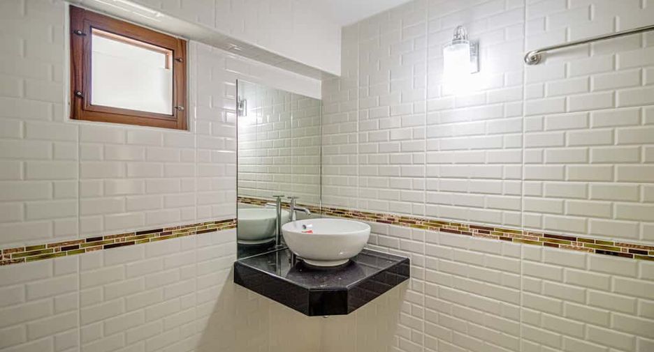 For sale 4 bedrooms house in Hang Dong, Chiang Mai