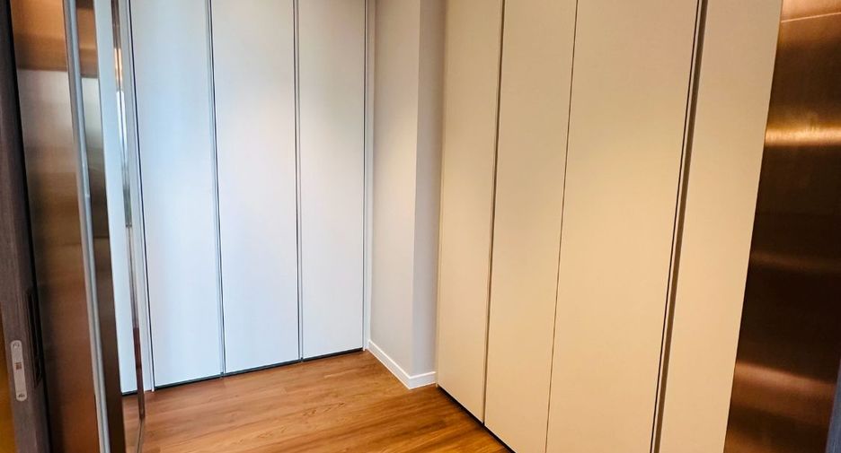 For rent 1 bed condo in Pathum Wan, Bangkok