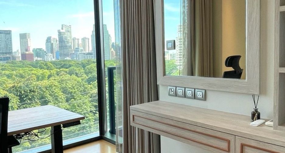 For rent 2 bedrooms condo in Pathum Wan, Bangkok