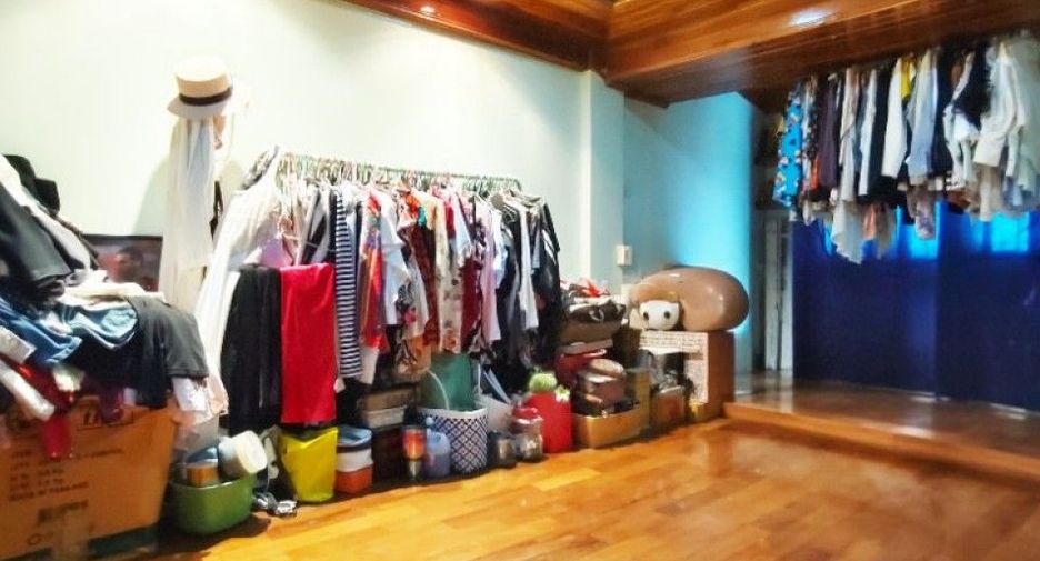 For sale 3 bedrooms townhouse in Bang Sue, Bangkok
