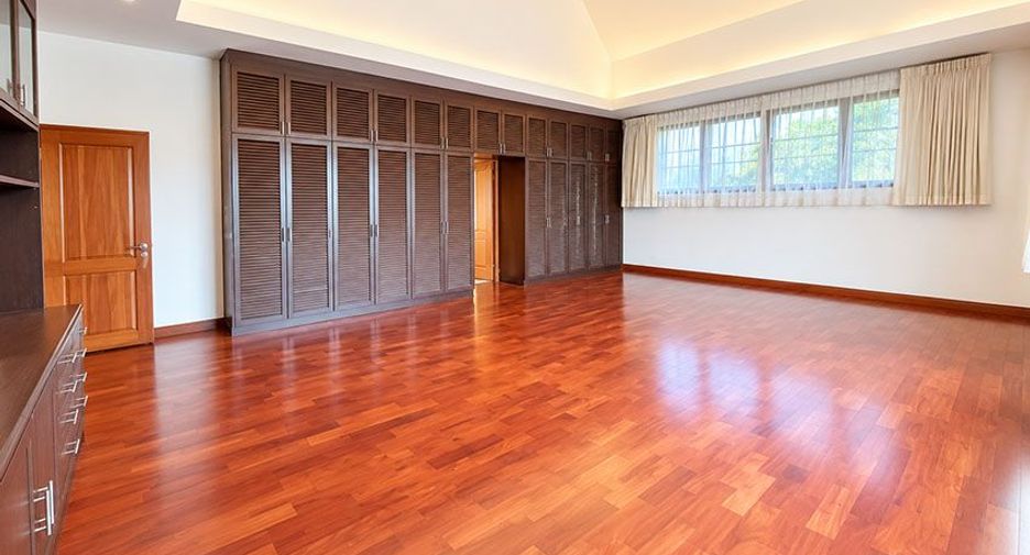 Haus zur Miete mit 4 Zimmer in Pak Kret, Nonthaburi