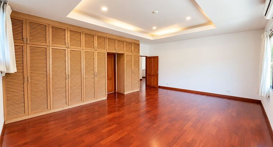 Haus zur Miete mit 4 Zimmer in Pak Kret, Nonthaburi