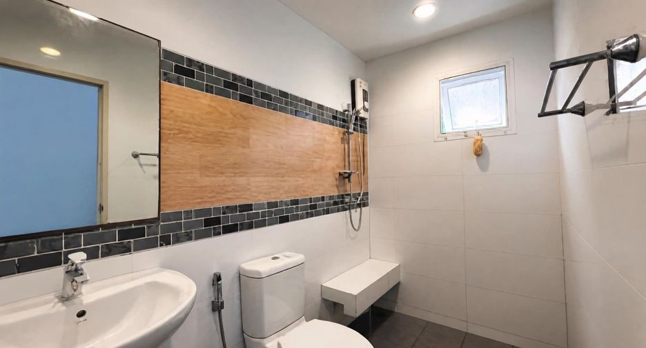 For sale 3 bedrooms house in Mueang Samut Sakhon, Samut Sakhon