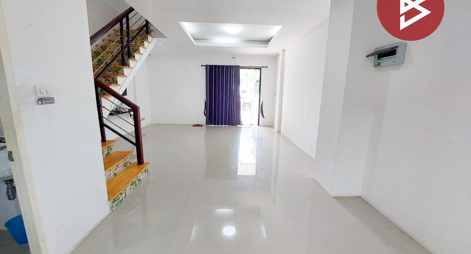 Reihenhaus zum Kauf mit 3 Zimmer in Ban Bueng, Chonburi