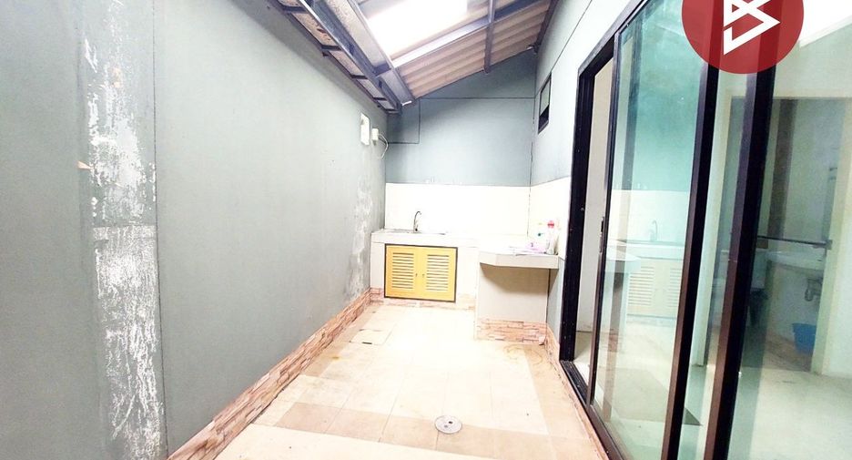 Reihenhaus zum Kauf mit 3 Zimmer in Ban Bueng, Chonburi