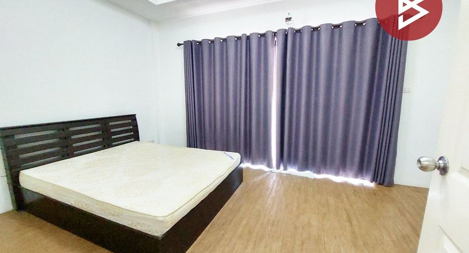 Reihenhaus zum Kauf mit 3 Zimmer in Ban Bueng, Chonburi