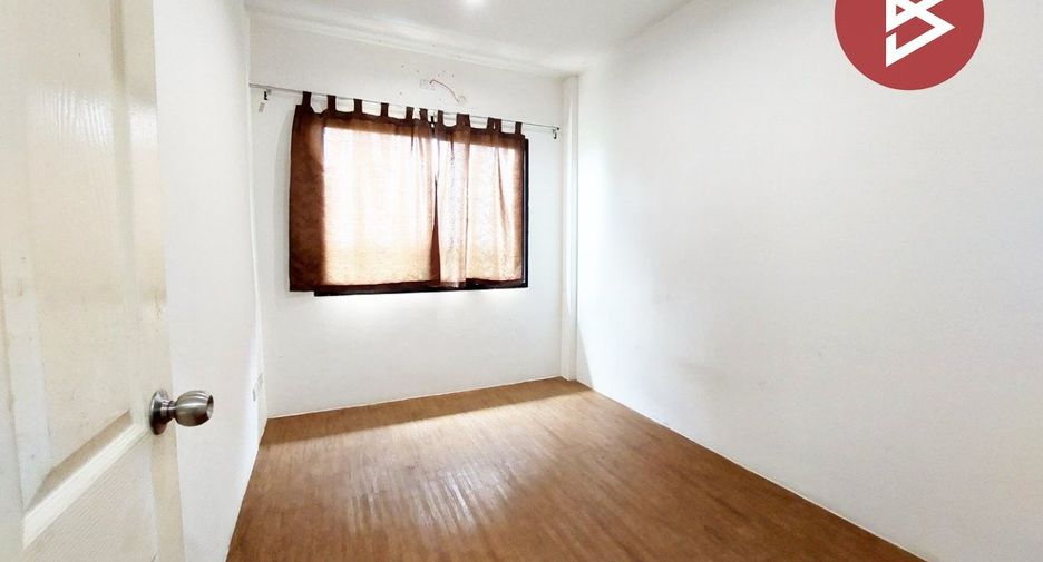 Reihenhaus zum Kauf mit 3 Zimmer in Ban Bueng, Chonburi