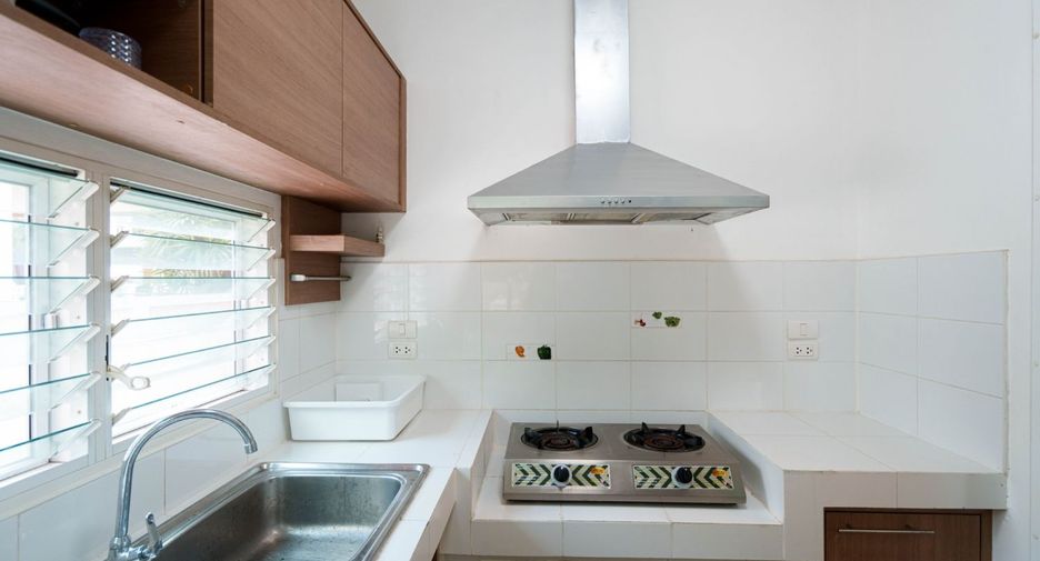 For rent 3 bedrooms house in Mueang Chiang Mai, Chiang Mai