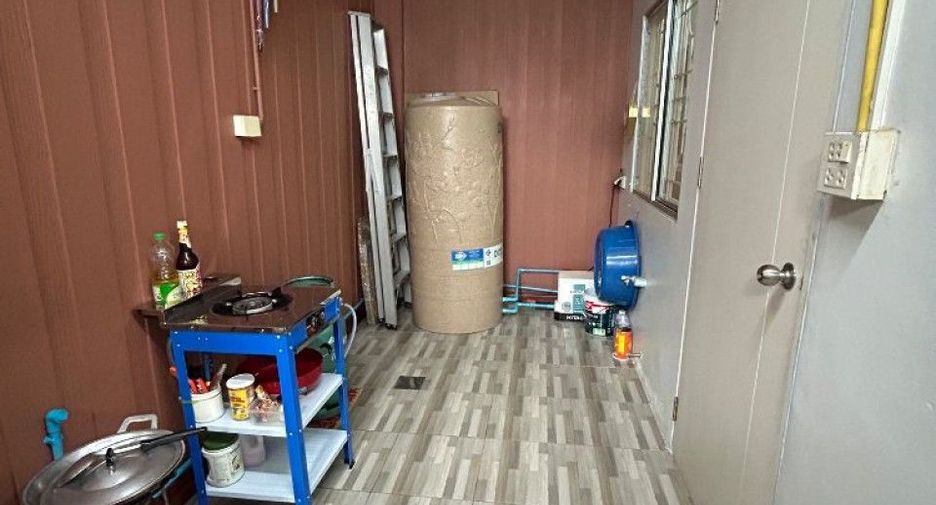 For sale 3 bedrooms townhouse in Phra Samut Chedi, Samut Prakan