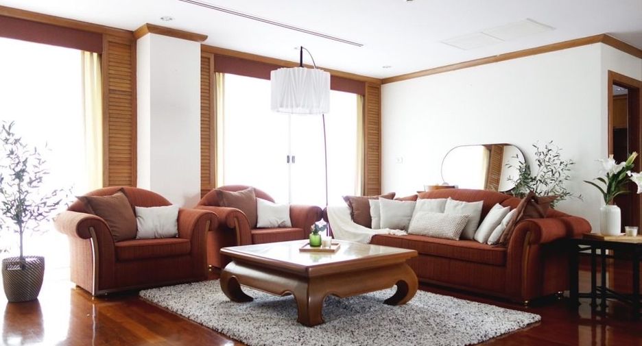 For rent 3 bedrooms apartment in Sathon, Bangkok