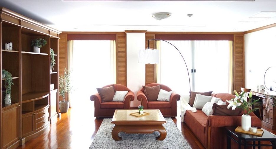 For rent 3 bedrooms apartment in Sathon, Bangkok