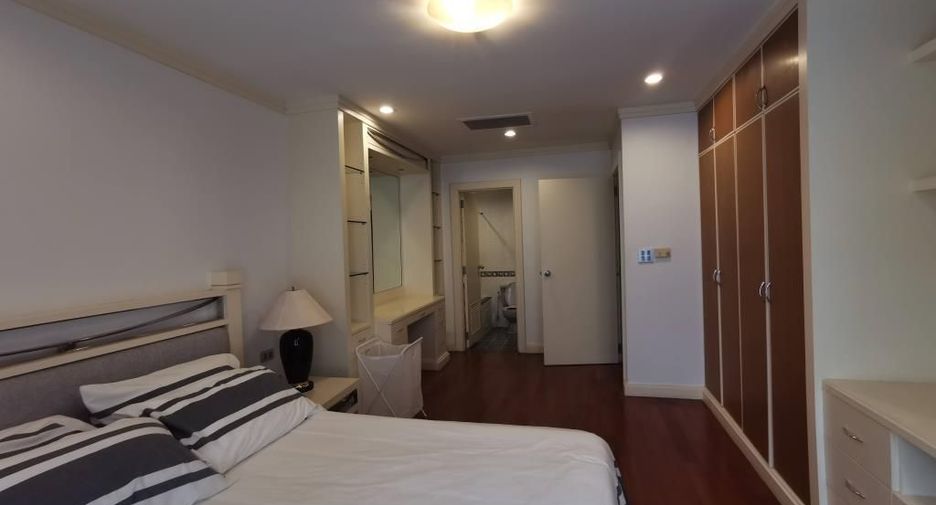 For rent 2 bedrooms apartment in Sathon, Bangkok