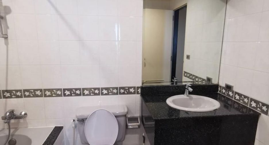 For rent 2 bedrooms apartment in Sathon, Bangkok