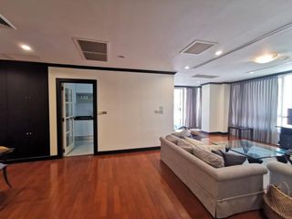 For rent 2 bedrooms apartment in Sathon, Bangkok