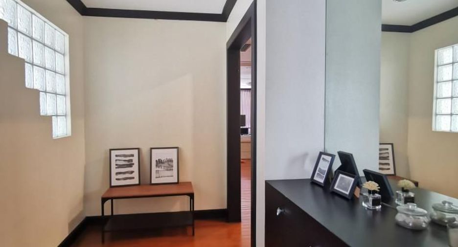 For rent 2 bedrooms apartment in Sathon, Bangkok