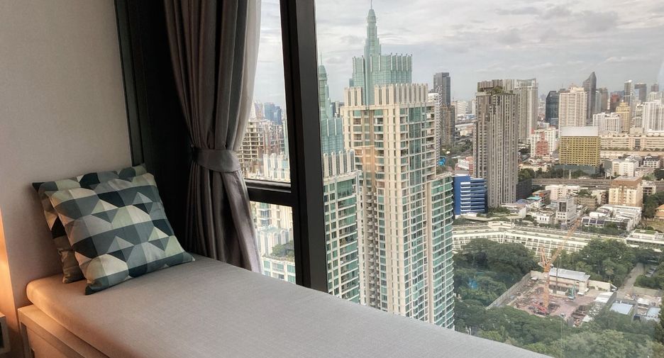 For rent 2 bedrooms condo in Pathum Wan, Bangkok