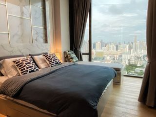 For rent 2 bedrooms condo in Pathum Wan, Bangkok