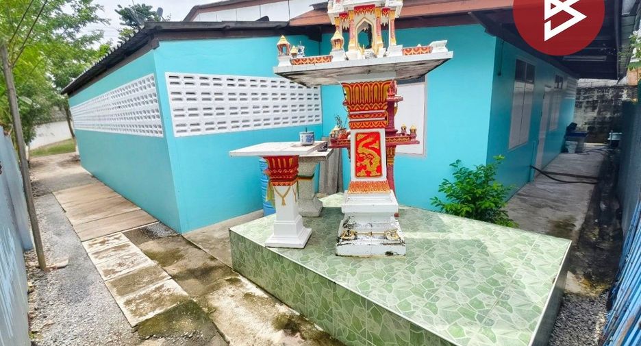 For sale 3 bedrooms house in Krathum Baen, Samut Sakhon