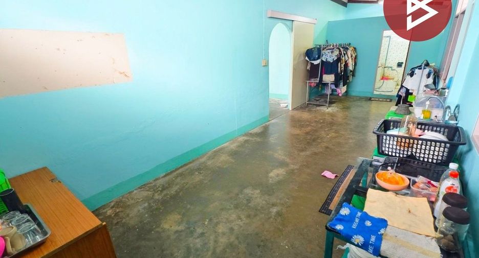For sale 3 bedrooms house in Krathum Baen, Samut Sakhon