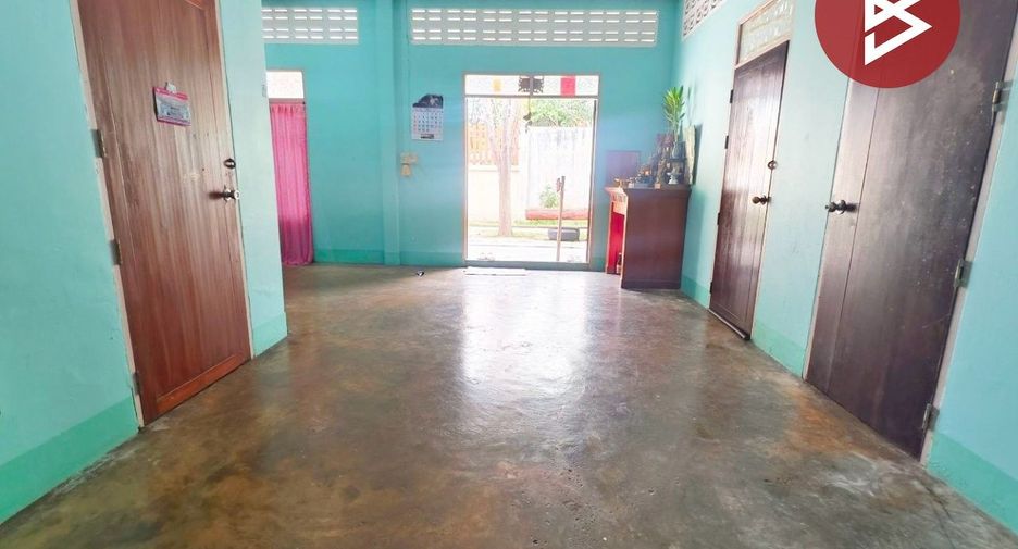 For sale 3 bedrooms house in Krathum Baen, Samut Sakhon