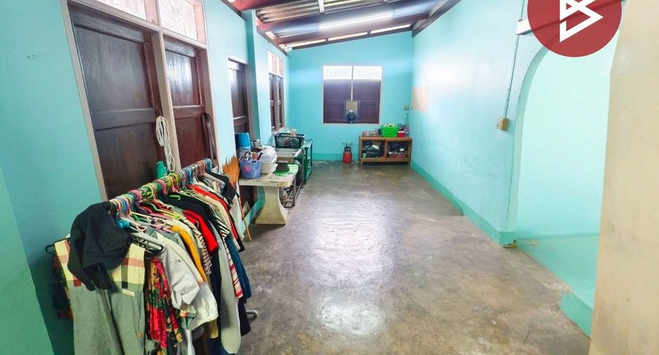 For sale 3 bedrooms house in Krathum Baen, Samut Sakhon