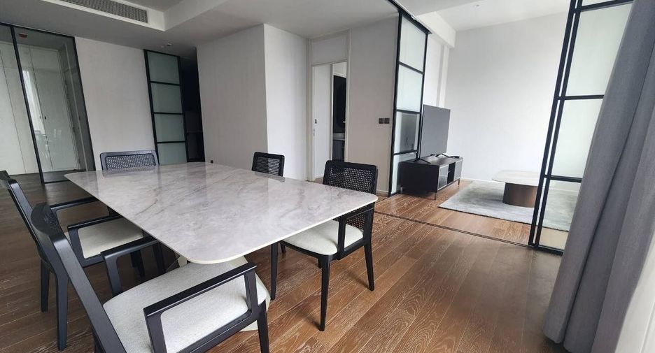 For rent 3 bedrooms condo in Pathum Wan, Bangkok