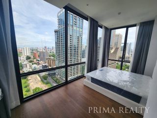 For rent 3 bedrooms condo in Pathum Wan, Bangkok